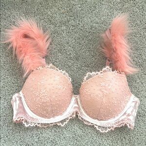 Victoria’s Secret Blush Pink Bra